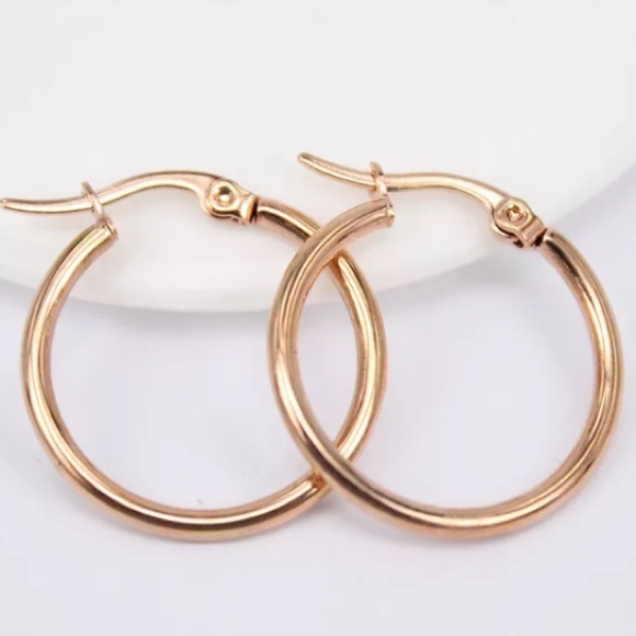 everrealli Jewelry - NEW Rose Gold Tone 1.18” Small Round Hoop Earrings
